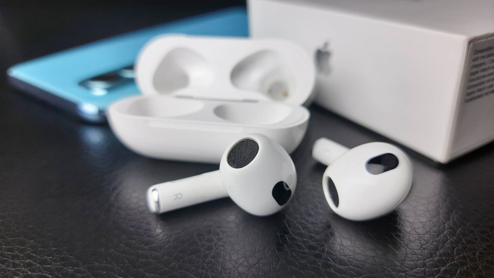 イヤホン Apple AirPods (3rd generation) Apple AirPods 3rd generation with MagSafe Charging Case (MME73